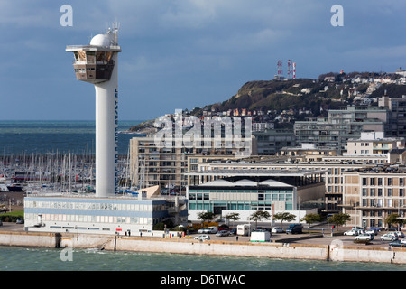 Tour de contrôle du port & balises de navigation,Le Havre,Normandie,France,Europe Banque D'Images