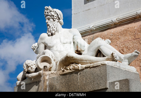 Madrid - statue de Neptune de Philippe IV d'Espagne memorial Banque D'Images