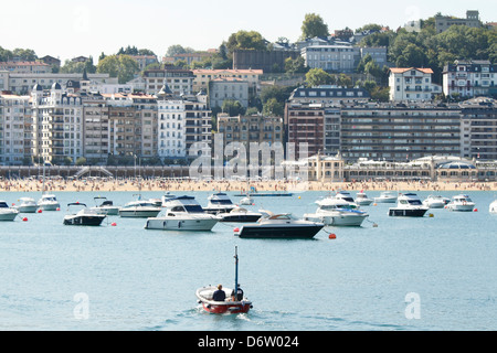 Voile Navigation dans la baie de la Concha, Donostia - San Sebastian, Pays Basque Banque D'Images