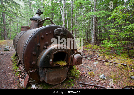 Vestige de tramway Chilkoot chaudière. Canyon City, ville fantôme. Chilkoot Trail. De l'Alaska. USA Banque D'Images