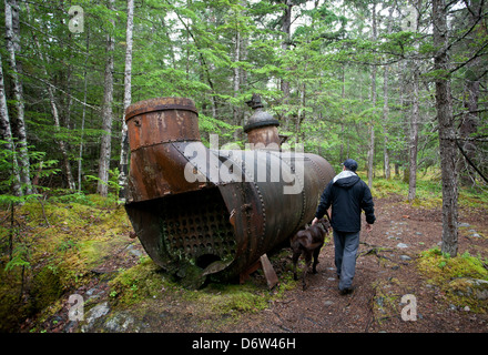 Vestige de tramway Chilkoot chaudière. Canyon City, ville fantôme. Chilkoot Trail. De l'Alaska. USA Banque D'Images