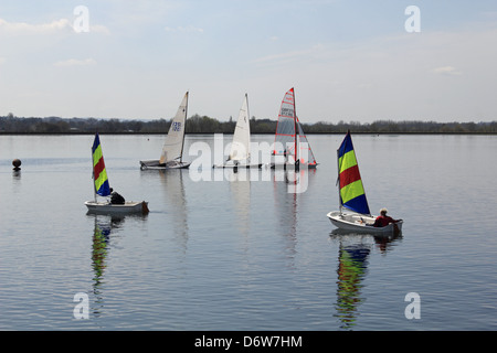 Grange de l'île Club de voile du réservoir, West Molesey Surrey, Angleterre, Royaume-Uni Banque D'Images