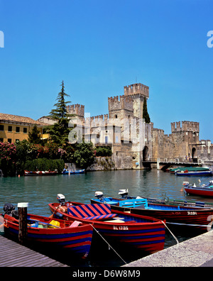 8483. Sirmione, Lac de Garde, Italie, Europe Banque D'Images