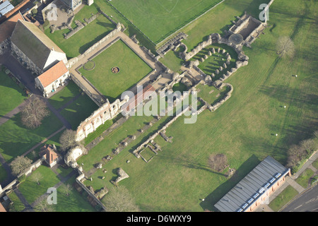 Photographie aérienne montrant les ruines de l'abbaye Saint-Augustin de Canterbury, Kent Banque D'Images