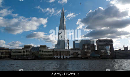 Le Shard building à London Bridge vu du côté nord de la Tamise Southwark London UK KATHY DEWITT Banque D'Images