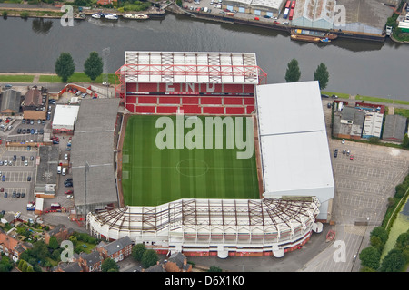 Image aérienne de Nottingham Forest Football club sol Le sol dans la ville de Nottingham. Banque D'Images