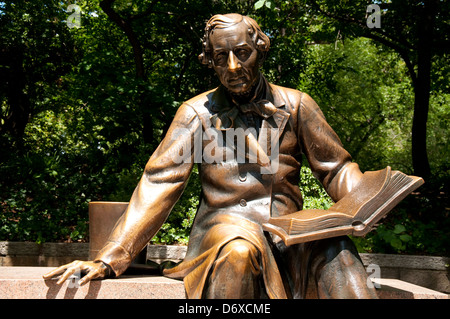 Sculpture de Hans Christian Andersen dans Central Park, New York City USA Banque D'Images