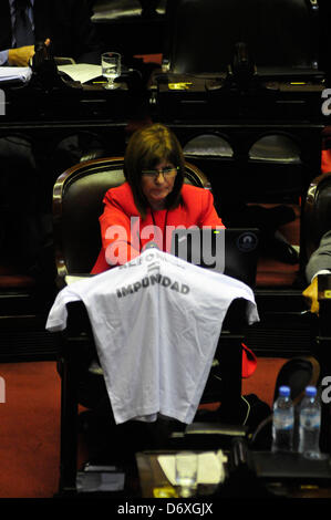 Buenos Aires, Argentine. 24 avril 2013. La Chambre Basse commence l'examen de six projets de loi déposé au Congrès par le gouvernement, appelant à l'élection directe du public des juges et magistrats membres du Conseil, des limites de temps aux injonctions de la cour, l'établissement d'examens d'entrée pour les candidats à la magistrature, et la création de trois cours d'appel. (Crédit Image : Crédit : Patricio Murphy/ZUMAPRESS.com/Alamy Live News) Banque D'Images