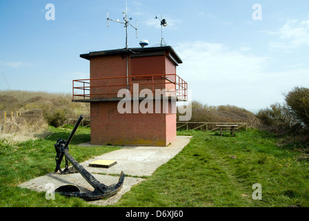 La Garde côtière canadienne Centre Seawatch lookout, un pavillon d'Point, la côte du Glamorgan, Vale of Glamorgan, Pays de Galles, Royaume-Uni. Banque D'Images