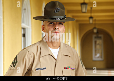 US Marine Corps percer le Sgt instructeur. Angel A. Santos au Marine Corps Recruter Depot le 2 septembre 2011 à San Diego, CA. Banque D'Images