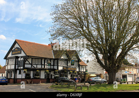Le Greyhound pub à Weston vert, ESHER, Surrey, Angleterre, Royaume-Uni. Banque D'Images