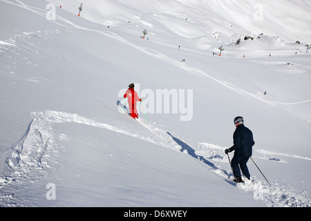 Le ski à Méribel avec un moniteur ESF, France Banque D'Images