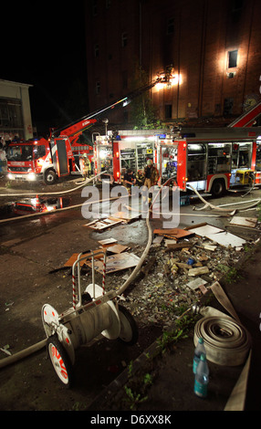 Berlin, Allemagne, les camions de pompiers sur les lieux d'incendie Banque D'Images