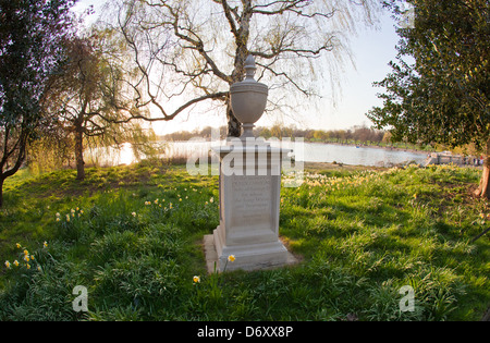 Queen Caroline's Memorial épouse de George 3e la Serpentine de Hyde Park London UK Banque D'Images