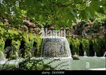 Villa D'Este. Tivoli. L'Italie. Vue sur le grandiose Fontana dell'Ovato ou fontaine ovale conçu par Pirro Ligorio au 16e cen Banque D'Images