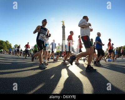 Berlin, Allemagne, les participants à la 39e Marathon de Berlin 2012 Banque D'Images