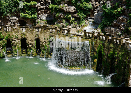 Villa D'Este. Tivoli. L'Italie. Vue sur le grandiose Fontana dell'Ovato ou fontaine ovale conçu par Pirro Ligorio au 16e cen Banque D'Images