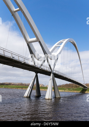 L'Infinity Bridge Stockton-on-Tees North East England UK Banque D'Images