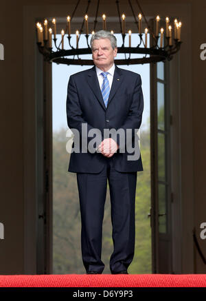 Berlin, Allemagne. 25 avril, 2013. Le Président allemand Joachim Gauck Président slovène attend Pahor au château de Bellevue à Berlin, Allemagne, 25 avril 2013. Photo : WOLFGANG KUMM/dpa/Alamy Live News Banque D'Images