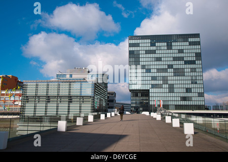 Le district de Düsseldorf Hafen city Rhénanie du Nord-Westphalie, région ouest de l'Allemagne l'Europe Banque D'Images