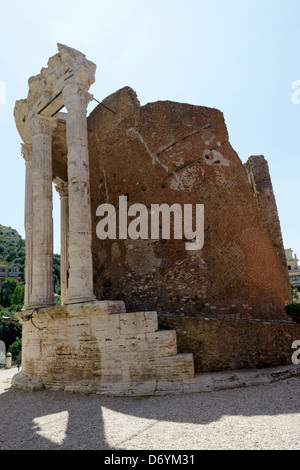 Parco Villa Gregoriana. Tivoli. L'Italie. Vue sur le Temple Romain de Vesta panoramically situé sur l'acropole donnant sur la Banque D'Images