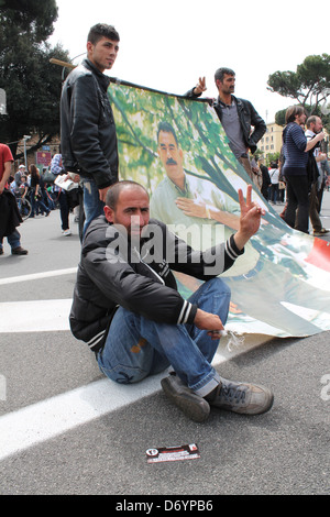 Kurdes montrent pour Ocalan gratuitement Banque D'Images