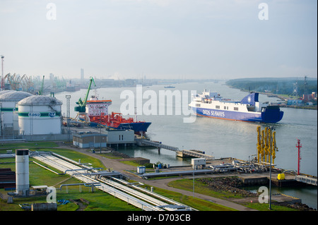 DFDS Seaways OPTIMA navire entrant dans le port Klaipeda le 26 août, 2012 Vilnius, Lituanie. Banque D'Images