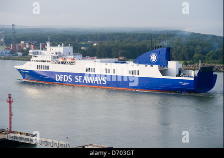 DFDS Seaways OPTIMA navire entrant dans le port Klaipeda le 26 août, 2012 Vilnius, Lituanie. Banque D'Images