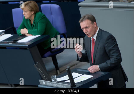 Berlin, Allemagne. 25 avril 2013.de Whip en chef du SPD Thomas Oppermann parle dans le Bundestag allemand à Berlin, Allemagne, 25 avril 2013. Photo : MAURIZIO GAMBARINI/DPA/Alamy Live News Banque D'Images