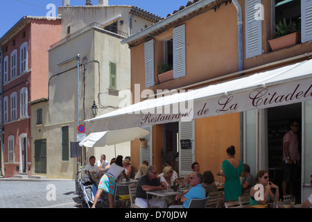 Saint Tropez, France, les touristes dans le restaurant de la Citadelle, Saint Tropez Banque D'Images