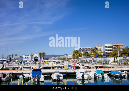 Dans Marina Resort Ville de Marbella sur la Costa del Sol en Espagne, Andalousie, province de Malaga. Banque D'Images