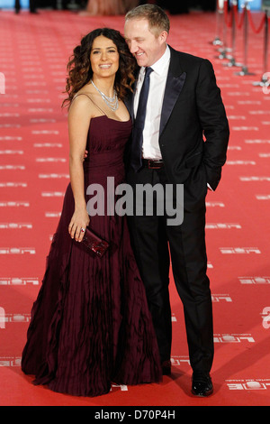 Salma Hayek et François Henri-Pinault Cinéma Goya Awards 2012 Cérémonie au Palacio Municipal de Congresos - Arrivées Banque D'Images