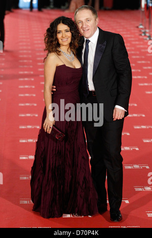 Salma Hayek et François Henri-Pinault Cinéma Goya Awards 2012 Cérémonie au Palacio Municipal de Congresos - Arrivées Banque D'Images