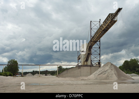 Foerderanlage Rheinmuenster, Allemagne, dans une gravière à Rheinmuenster sur le Rhin Banque D'Images