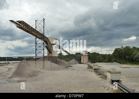 Foerderanlage Rheinmuenster, Allemagne, dans une gravière à Rheinmuenster sur le Rhin Banque D'Images
