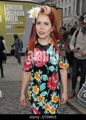 Paloma Faith London Fashion Week Automne/Hiver 2012 Ashish - l'extérieur des arrivées de Londres, Angleterre - 21.02.12 Banque D'Images