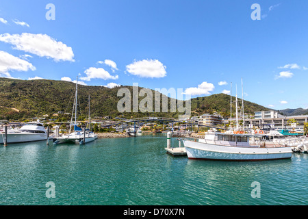 Le port de Picton, principale ville de la Marlborough Sounds en Nouvelle-Zélande, et la borne pour le détroit de Cook ferries. Banque D'Images