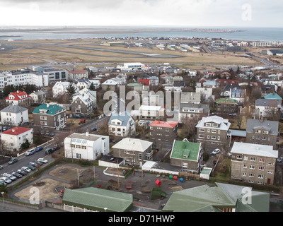 Vue sur le centre de Reykjavik, y compris l'aéroport domestique Banque D'Images