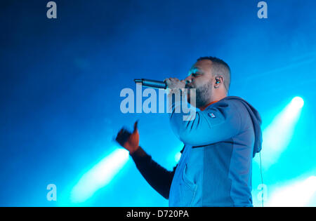 Almada-Portugal, 24 avril 2013. Boss AC et son groupe effectue à Almada dans un concert pour le 25 avril jour de commémoration. L'image montre un patron AC portrait pendant le concert. Crédit : Bruno Monico/Alamy Live News Banque D'Images