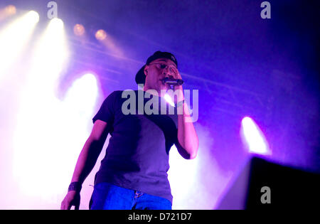 Almada, Portugal. Le 24 avril 2013. Boss AC et son groupe effectue à Almada dans un concert pour le 25 avril jour de commémoration. L'image montre le chanteur qui les Boss AC. Crédit : Bruno Monico/Alamy Live News Banque D'Images