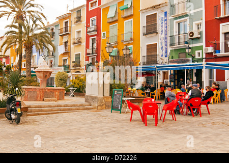 Cafe de la chaussée à Villajoyosa sur la Costa Blanca, Espagne Banque D'Images