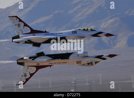 United States Air Force Thunderbirds de l'Escadron de démonstration aérienne Banque D'Images