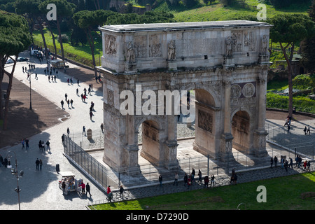 L'Arc de Constantin vue du Colisée Banque D'Images