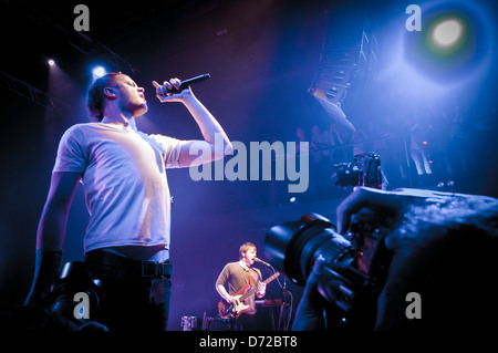 Imagine Dragons avec chanteur Dan Reynolds vivent sur des visions de nuit, Tour du monde, Prague Sasazu. Banque D'Images