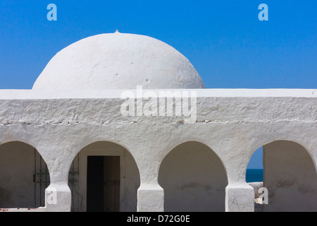 Mosquée et l'école, Djerba, Tunisie Banque D'Images