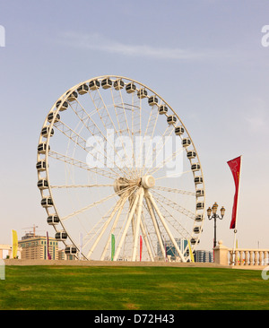 'Oeil de la Unis' Grande Roue sur la Corniche Al Khan, Sharjah, Emirats Arabes Unis, EMIRATS ARABES UNIS Banque D'Images