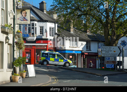 Voiture de police à Bowness, Parc National de Lake District, Cumbria, Angleterre, Royaume-Uni Banque D'Images