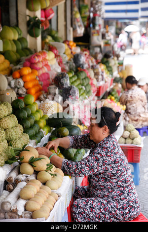 Ho Chi Minh Ville, Vietnam, légumes fruits nous-mêmes sur le marché Banque D'Images