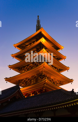 Vue nocturne de Temple Asakusa Kannon Temple Senso-ji (la pagode), Tokyo, Japon Banque D'Images