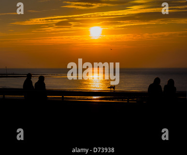 Front de mer de Margate Kent England UK Créatif Coucher du Soleil Banque D'Images